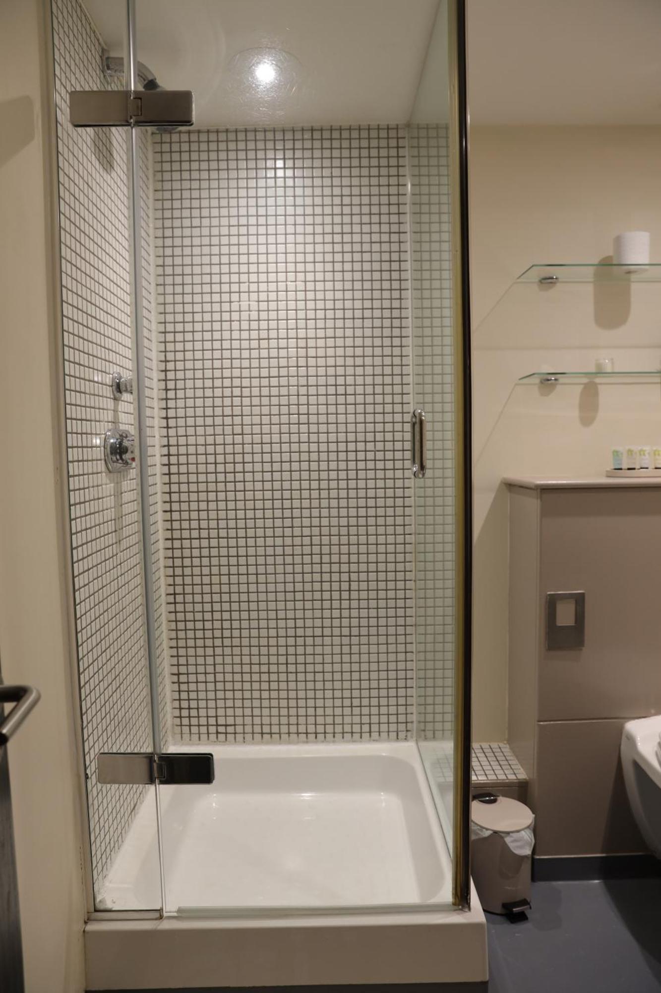Appartement Vibrant Architecture Gem Canary Wharf Londen